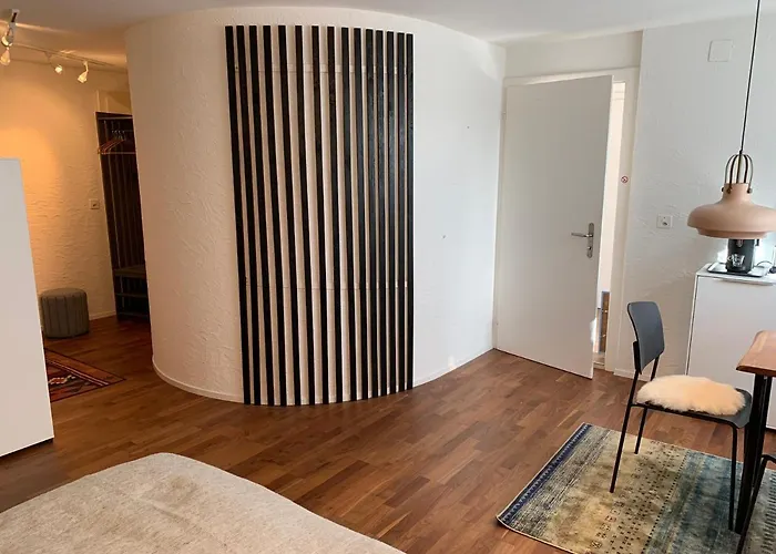 Biel-bruegg לינה וארוחת בוקר