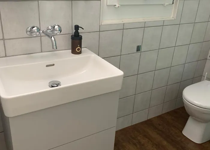 Biel-bruegg לינה וארוחת בוקר 3*