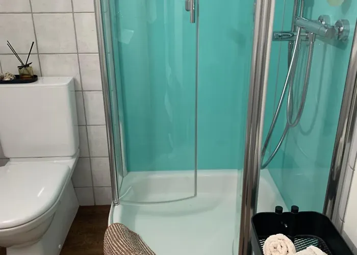 לינה וארוחת בוקר Biel-bruegg Brugg (Bern)